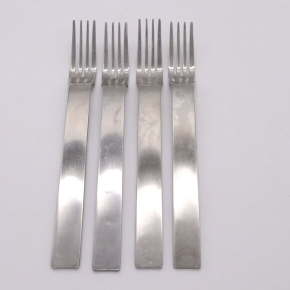 24 Pc Gourmet Settings "Pure" 18/10 Stainless Steel Service for 4 Plus Extras - Picture 6 of 10